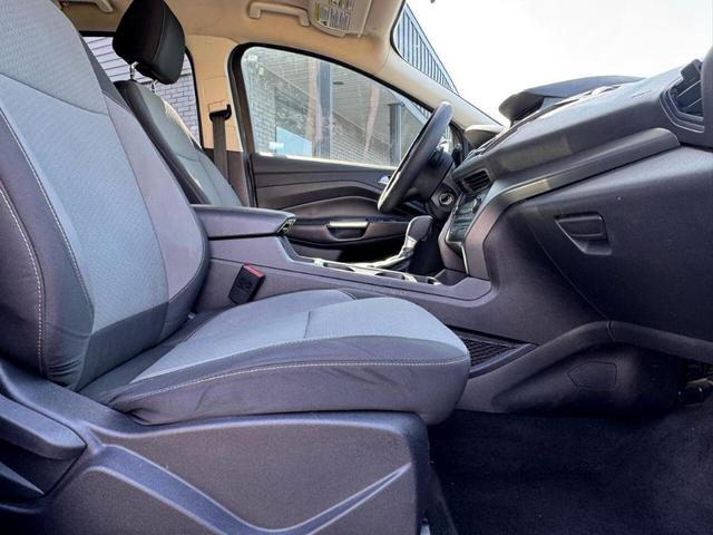 Photo of 2017 Gray Ford Escape