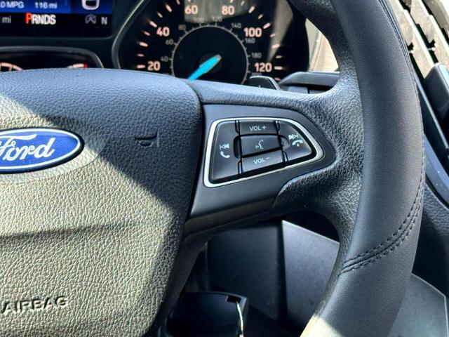 Photo of 2017 Gray Ford Escape