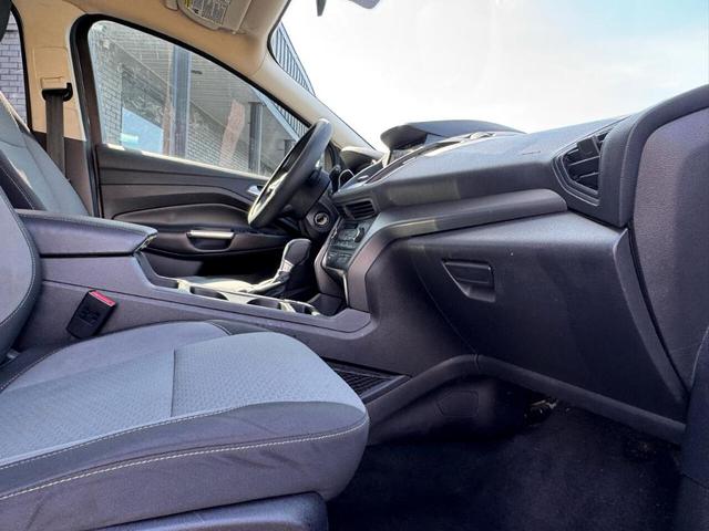 Photo of 2017 Gray Ford Escape