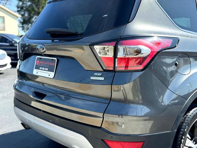 Photo of 2017 Gray Ford Escape