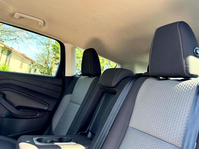 Photo of 2017 Gray Ford Escape