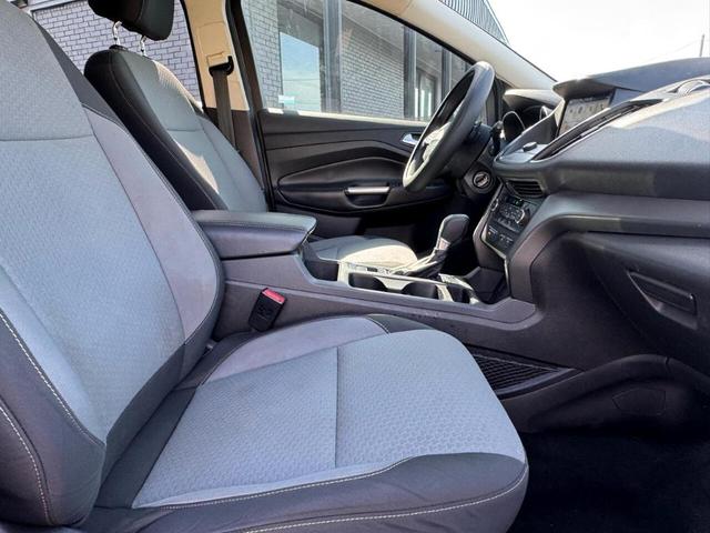 Photo of 2017 Gray Ford Escape