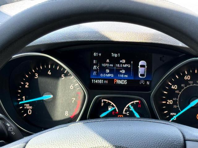 Photo of 2017 Gray Ford Escape