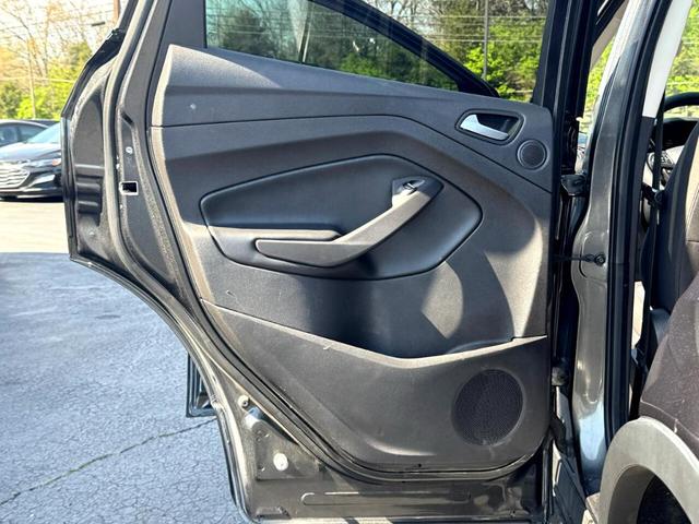 Photo of 2017 Gray Ford Escape