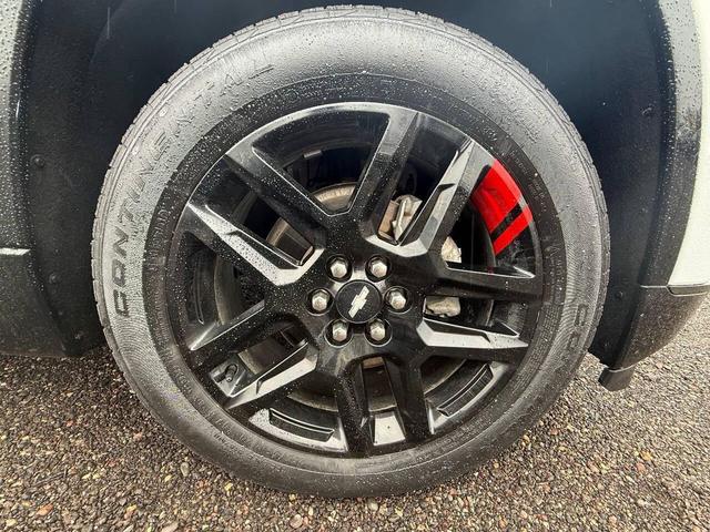 Photo of 2021 White Chevrolet Traverse