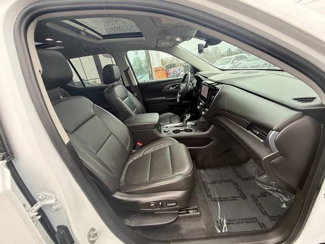 Photo of 2021 White Chevrolet Traverse