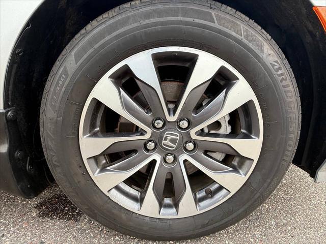 Photo of 2023 Silver Honda Odyssey