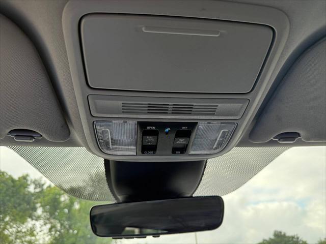 Photo of 2023 Silver Honda Odyssey