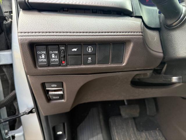 Photo of 2023 Silver Honda Odyssey