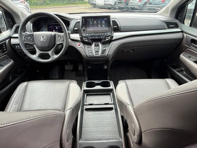 Photo of 2023 Silver Honda Odyssey