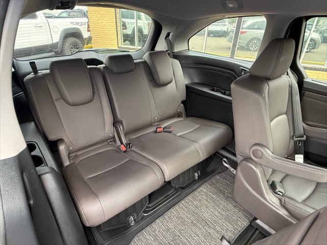 Photo of 2023 Silver Honda Odyssey