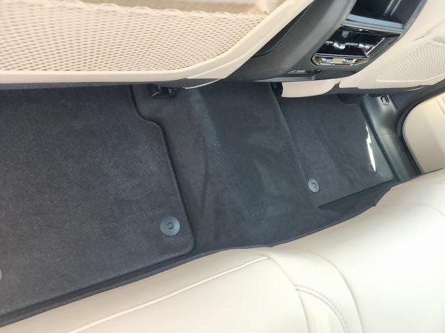 Photo of 2025 Bright White Clearcoat Jeep Grand Cherokee