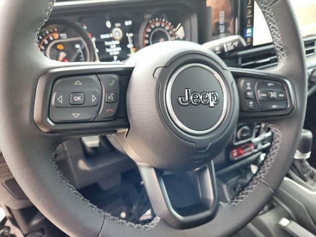 Photo of 2025 Black Clearcoat Jeep Gladiator