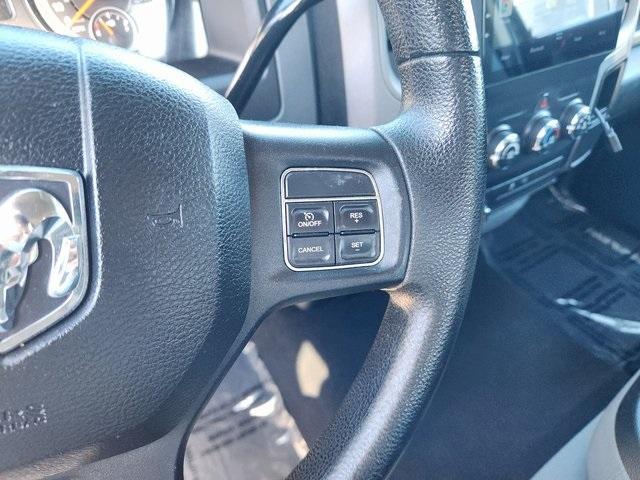 Photo of 2016 Brilliant Black Crystal Pearlcoat RAM 1500