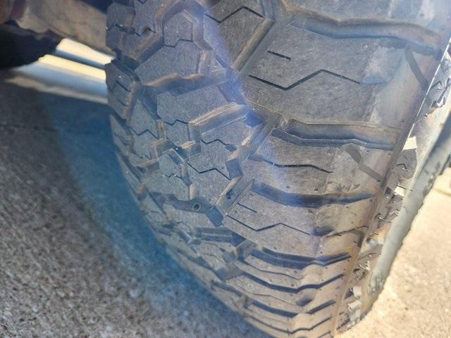 Photo of 2016 Brilliant Black Crystal Pearlcoat RAM 1500