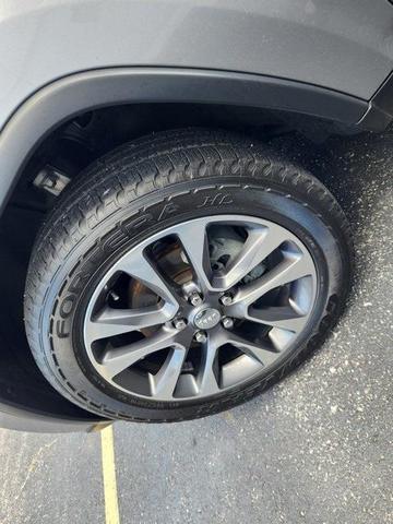 Photo of 2018 Billet Silver Metallic Clearcoat Jeep Grand Cherokee