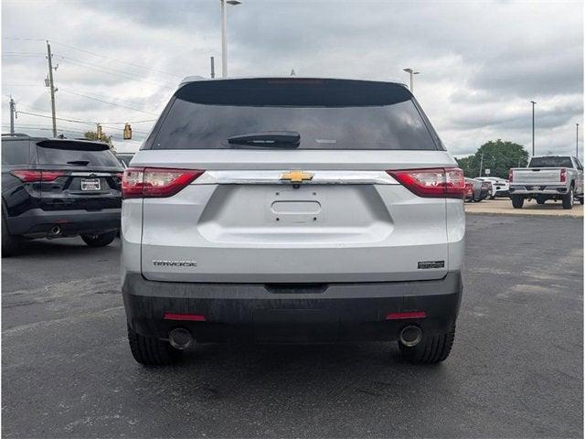Photo of 2020 Silver Ice Metallic Chevrolet Traverse