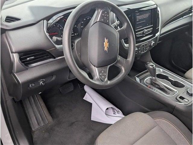 Photo of 2020 Silver Ice Metallic Chevrolet Traverse