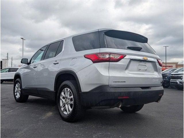 Photo of 2020 Silver Ice Metallic Chevrolet Traverse