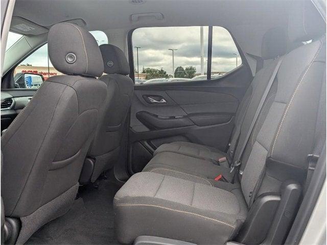Photo of 2020 Silver Ice Metallic Chevrolet Traverse