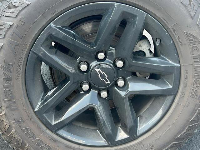 Photo of 2022 Northsky Blue Metallic Chevrolet Silverado 1500