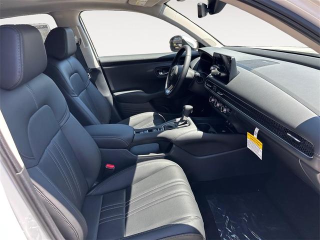 Photo of 2026 Platinum Honda HR-V