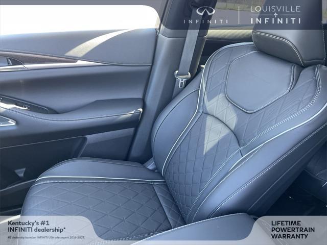 Photo of 2025 Majestic White/Black Obsidian INFINITI QX60