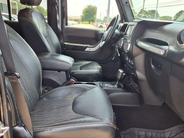 Photo of 2014 Black Clearcoat Jeep Wrangler Unlimited