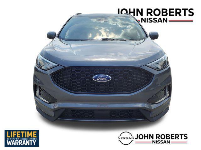 Photo of 2022 Carbonized Gray Metallic Ford Edge