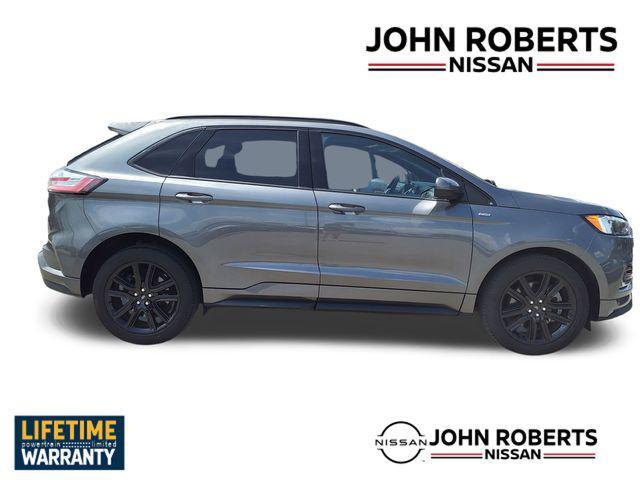 Photo of 2022 Carbonized Gray Metallic Ford Edge