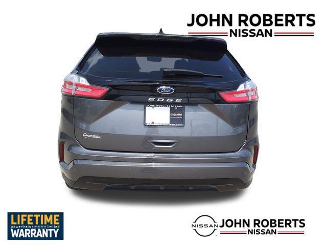 Photo of 2022 Carbonized Gray Metallic Ford Edge
