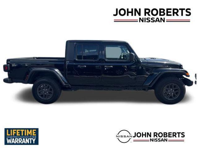 Photo of 2024 Black Clearcoat Jeep Gladiator