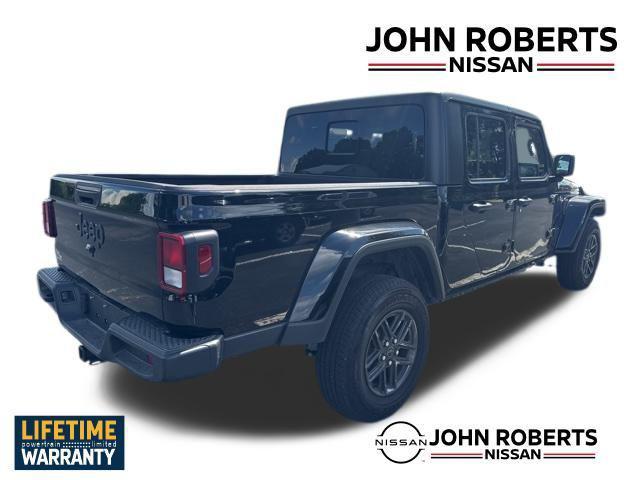 Photo of 2024 Black Clearcoat Jeep Gladiator