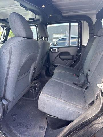 Photo of 2024 Black Clearcoat Jeep Gladiator