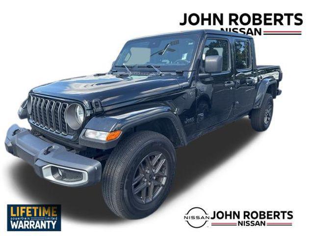 Photo of 2024 Black Clearcoat Jeep Gladiator
