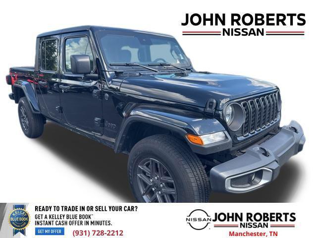 Photo of 2024 Black Clearcoat Jeep Gladiator