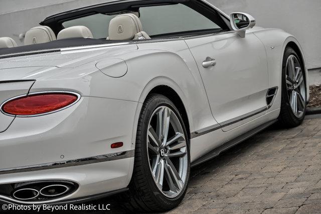Photo of 2024 Glacier White Bentley Continental GT