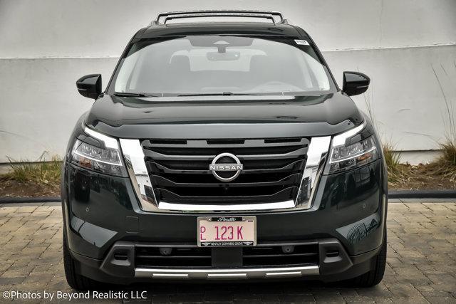 Photo of 2024 Obsidian Green Pearl Nissan Pathfinder