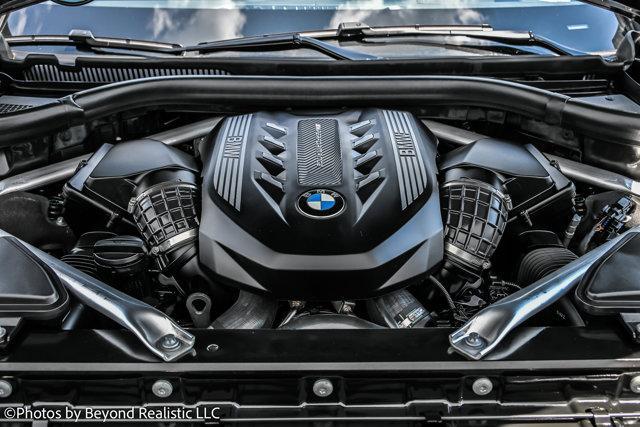 Photo of 2022 Manhattan Green Metallic BMW X7