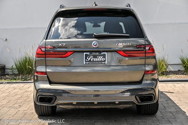 Photo of 2022 Manhattan Green Metallic BMW X7