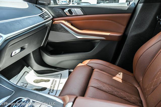 Photo of 2022 Manhattan Green Metallic BMW X7