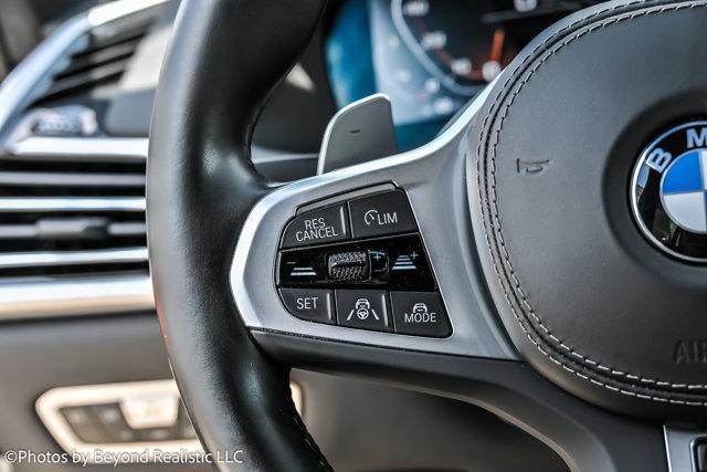 Photo of 2022 Manhattan Green Metallic BMW X7