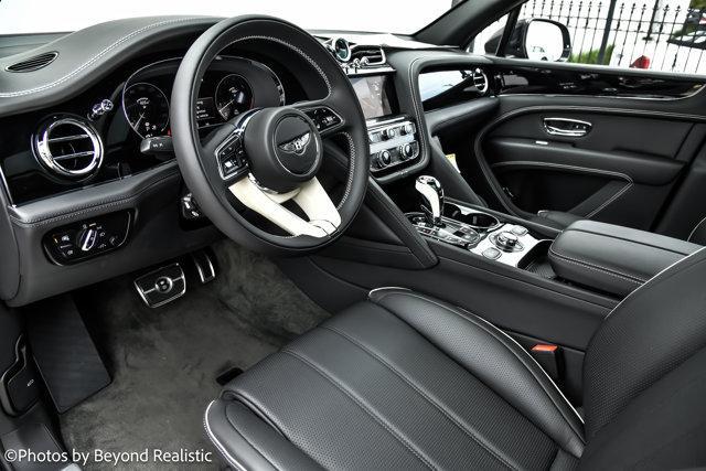Photo of 2023 Anthracite Bentley Bentayga