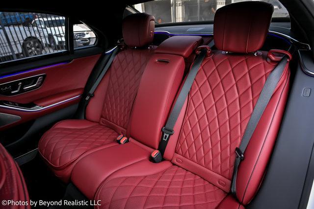 Photo of 2023 Manufaktur White Magno Mercedes-Benz S-Class