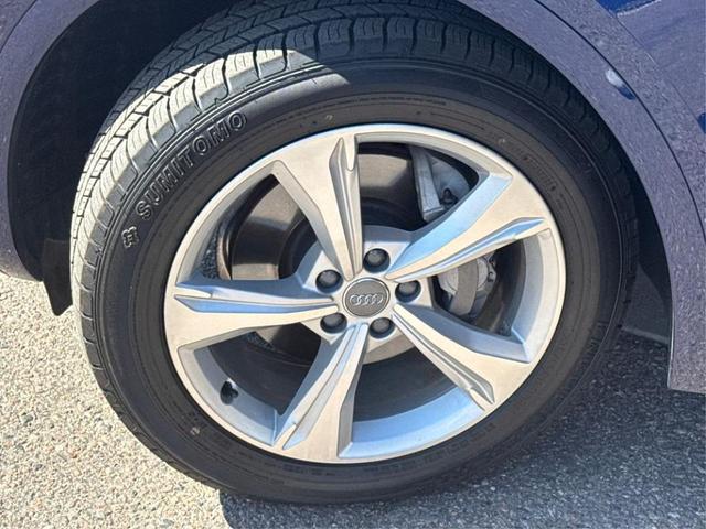 Photo of 2020 Navarra Blue Metallic Audi Q5