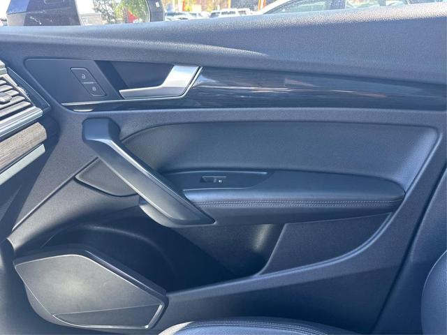 Photo of 2020 Navarra Blue Metallic Audi Q5