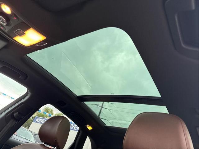 Photo of 2015 White Audi Q5