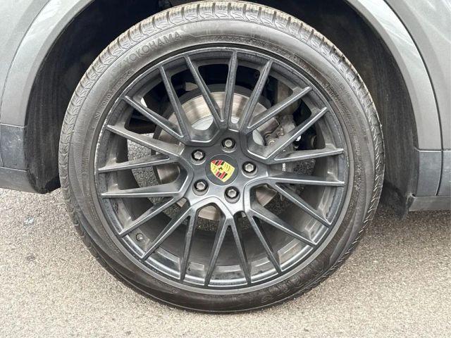 Photo of 2020 Gray Porsche Cayenne