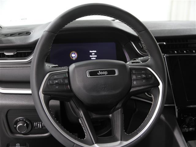 Photo of 2023 Bright White Clearcoat Jeep Grand Cherokee