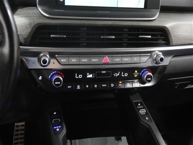 Photo of 2022 Glacial White Pearl Kia Telluride